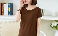 把奶从乳罩里掏出来